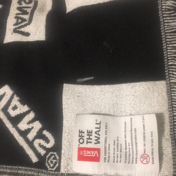 Vans - Picture 7 of 9